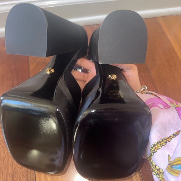 Versace medusa satin platform pumps BRAND NEW - Picture 5 of 6